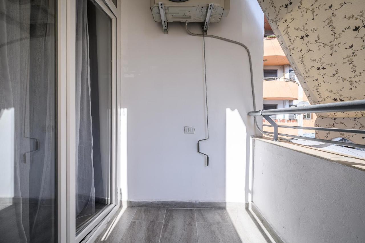 Miku Apartment-Modernly Designed Downtown 地拉那 外观 照片